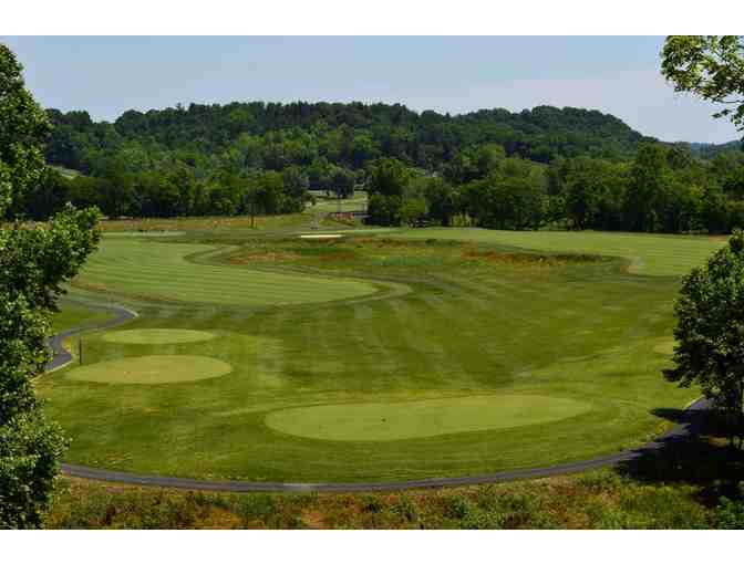 Lucas Oil Golf Course - A foursome with carts