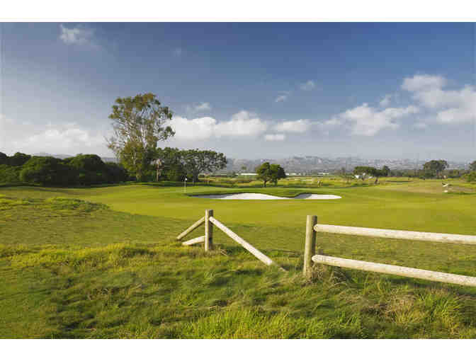 Olivas Links - Golf for two with cart