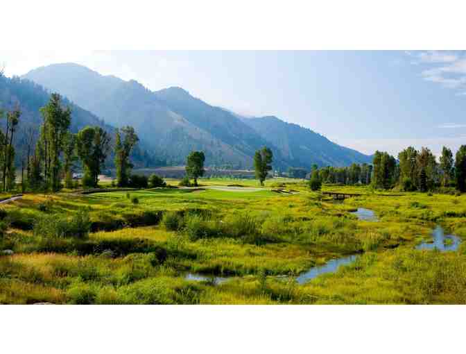 Snake River Sporting Club - One foursome with carts