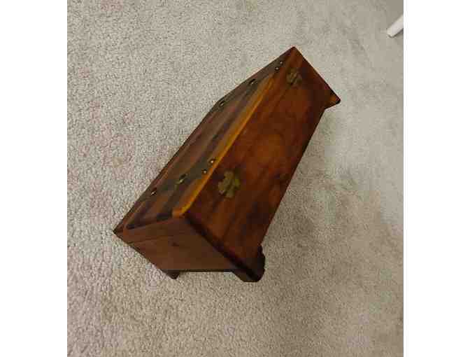 VINTAGE: 1950 Cedar-Wood, 'Pilliod Swanton' (Jewelry, Keepsake, Treasure Box)