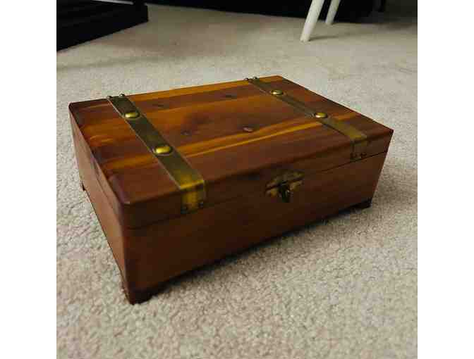 VINTAGE: 1950 Cedar-Wood, 'Pilliod Swanton' (Jewelry, Keepsake, Treasure Box)