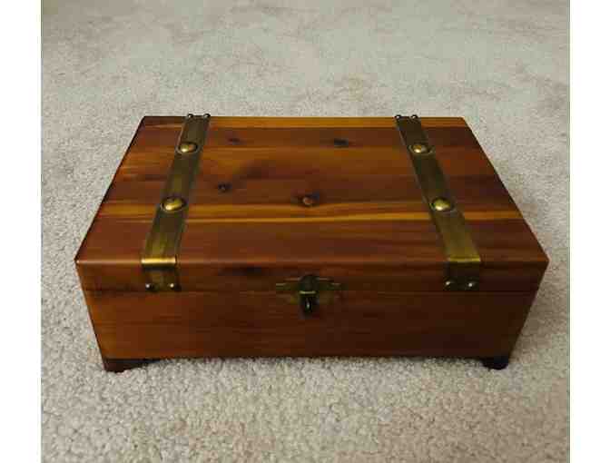 VINTAGE 1950's Cedar-Wood, "Pilliod Swanton" (Jewelry, Keepsake, Treasure Box) - Photo 2