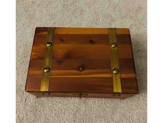 VINTAGE 1950's Cedar-Wood, "Pilliod Swanton" (Jewelry, Keepsake, Treasure Box) - Photo 3
