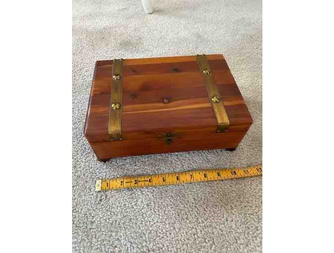 VINTAGE 1950's Cedar-Wood, "Pilliod Swanton" (Jewelry, Keepsake, Treasure Box) - Photo 1