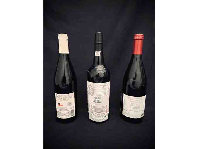 WINE (REDs): from Greece, Chile, Portugal (Imported) - 3 Bottles - Photo 2