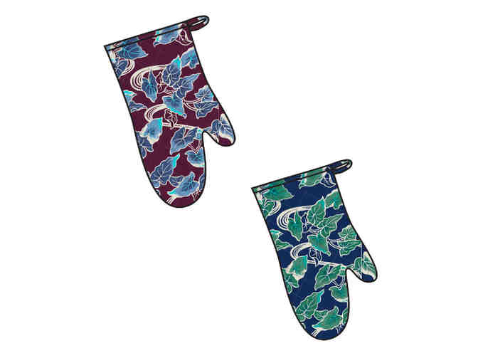 HFWF x Reyn Spooner Kitchen Accessories, Burgndy