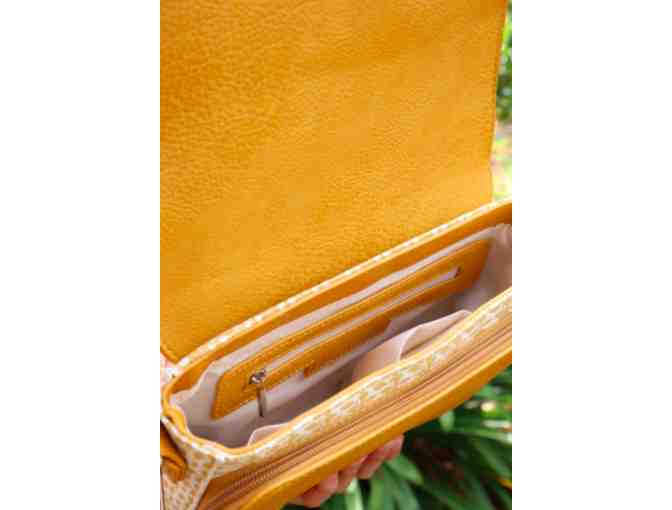 Manaola Puaniu Crossbody