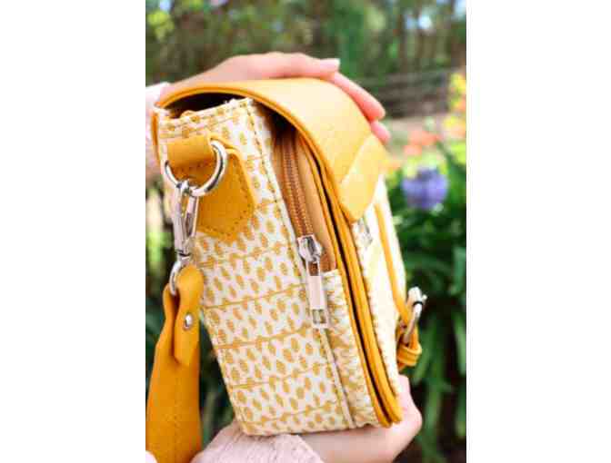 Manaola Puaniu Crossbody