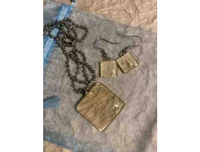 No Kapa Left Behind Gift Bag by Kapa Hawaii