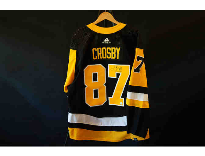 Autographed Sidney Crosby Jersey!