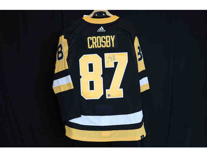 Autographed Sidney Crosby Jersey!