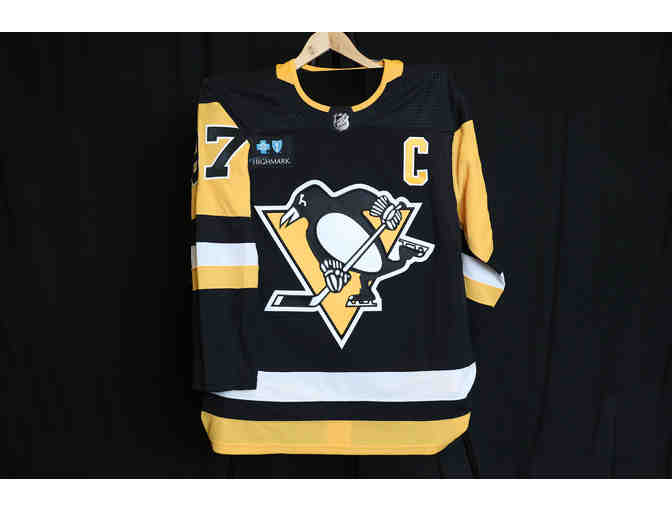 Autographed Sidney Crosby Jersey!
