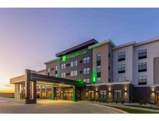 Adventure Awaits at Lost Island: Waterpark + Themepark + Cedar Falls Stay