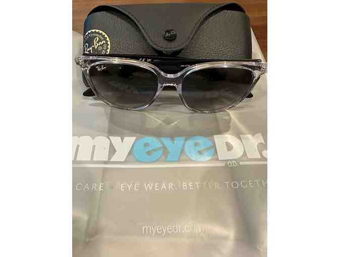 Ray Ban Sunglasses with case and cleaning cloth