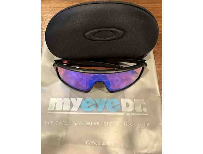 Oakley Sunglasses with case and cloth - Photo 1