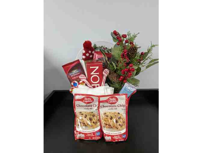 Home for the Holidays Baking and Decor Bundle - Photo 2