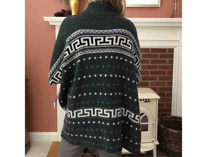 Sherpa Gear Women's Nando Poncho