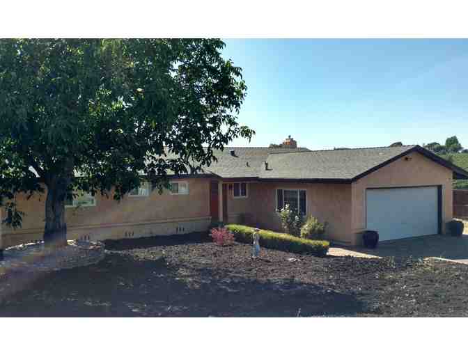 2 Nights for 6 in Vineyard House & Private Wine Tasting, Scott Harvey Wines, NV & Amador