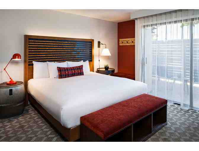 Two Weeknights with Breakfast for 2, Chaminade Resort and Spa