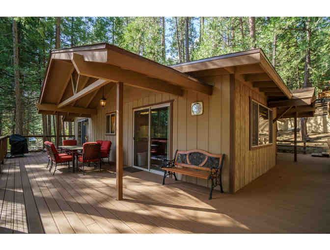 2 Nights Inside Yosemite, Cabin for 6 People