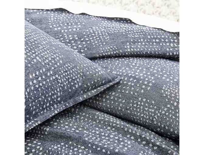 Queen Duvet Cover + Matching Shams + Duvet insert