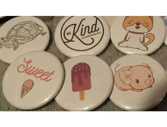 Button badges! 100 custom button pins