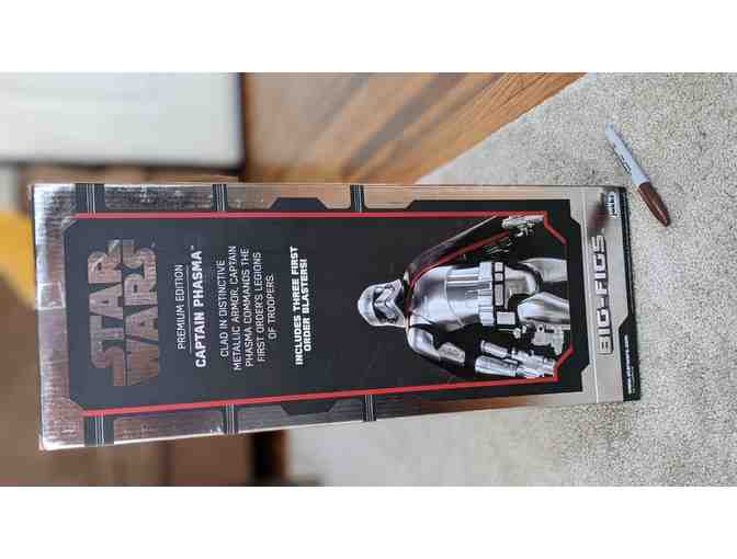 Star Wars - Premium Edition Captain Phasma Figure