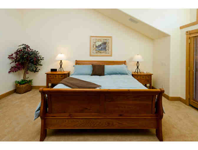 Live Auction #3:  Ski Lovers Steamboat Springs Getaway!