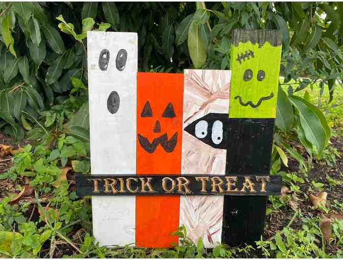 The BOO Crew - Photo 1