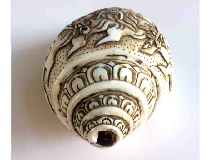 Himalayan Traders: Carved Genuine Conch Shell with 'Yamataka Wrathful Deity' Motif