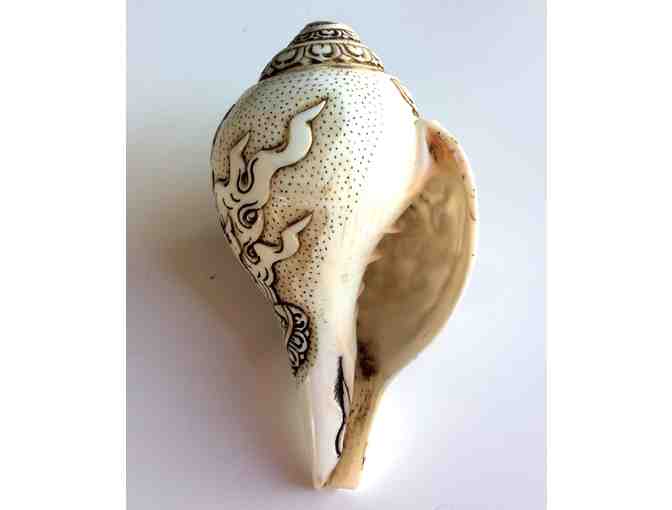 Himalayan Traders: Carved Genuine Conch Shell with 'Yamataka Wrathful Deity' Motif