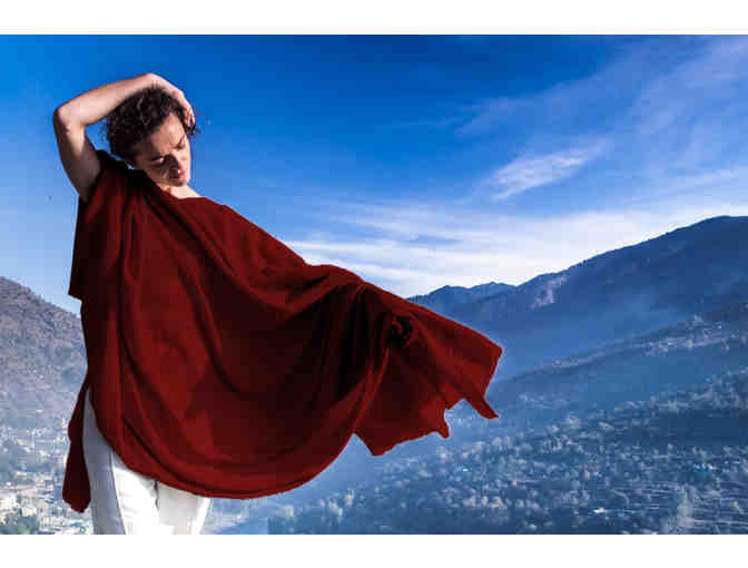 Esprit de l'Himalaya: Bodhi Thick Pashmina Meditation Shawl in Burgundy
