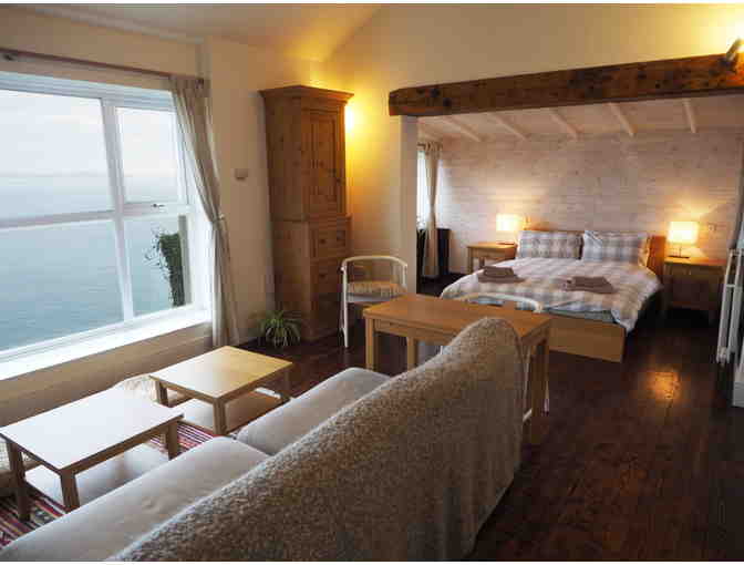 Dzogchen Beara, Southwest Ireland: Four-Night Stay in Cliff-Top Ocean View Cottage