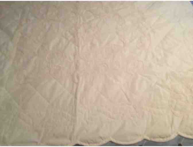 Raised Applique Twin Bedspread