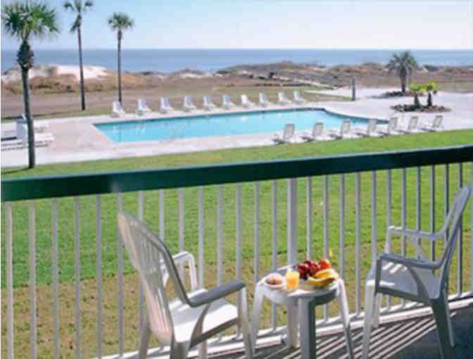 Days Inn and Suites, Jekyll Island, GA - Photo 2