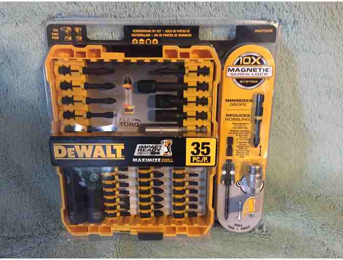 DeWalt 3-speed Drill/Driver Set. 20v Lithium Ion. And 35 pc. Screwdriving bit set.