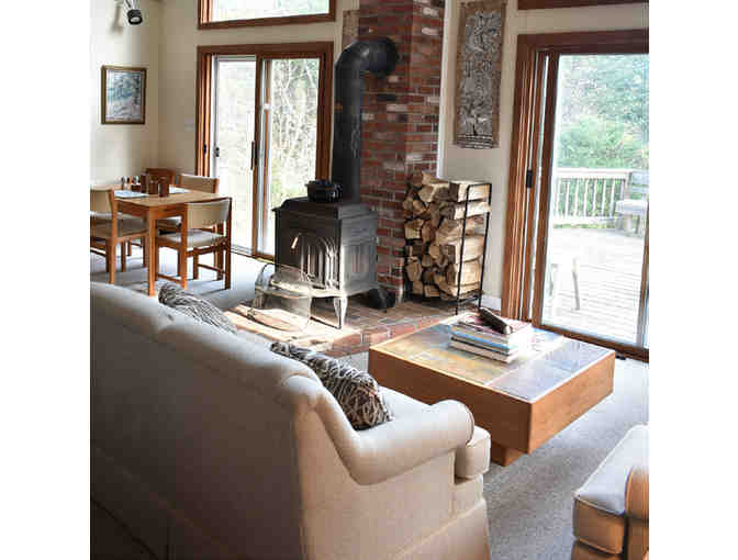 ONE WEEK STAY FOR EIGHT IN FRANCONIA, NH LODGE