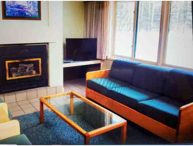 Condo in Stowe Vermont for Seven (7) nights sleeps Eight (8)
