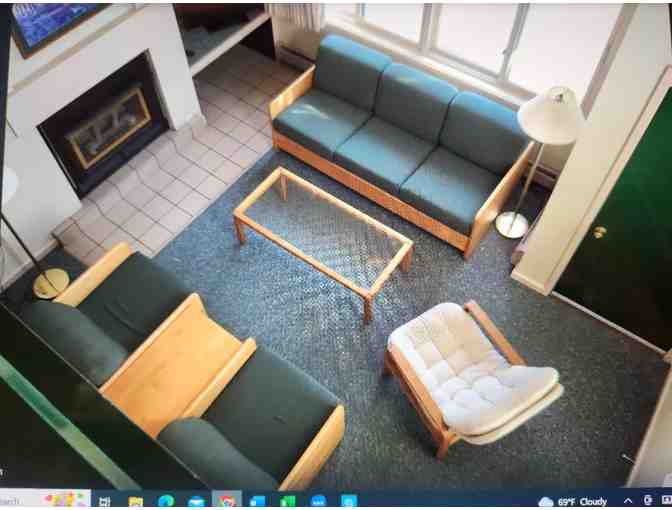 Condo in Stowe Vermont for Seven (7) nights sleeps Eight (8)