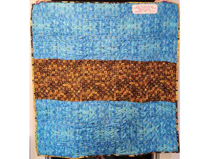 Bright & cheerful quilt with cat