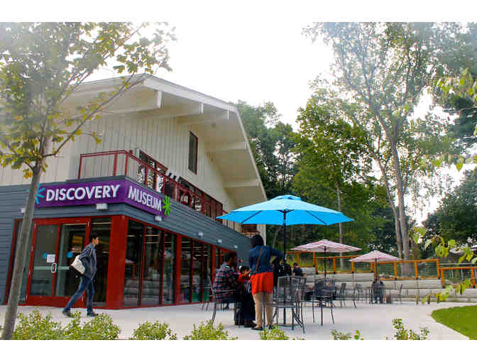 Four Admission Passes to Discovery Museum - Photo 1