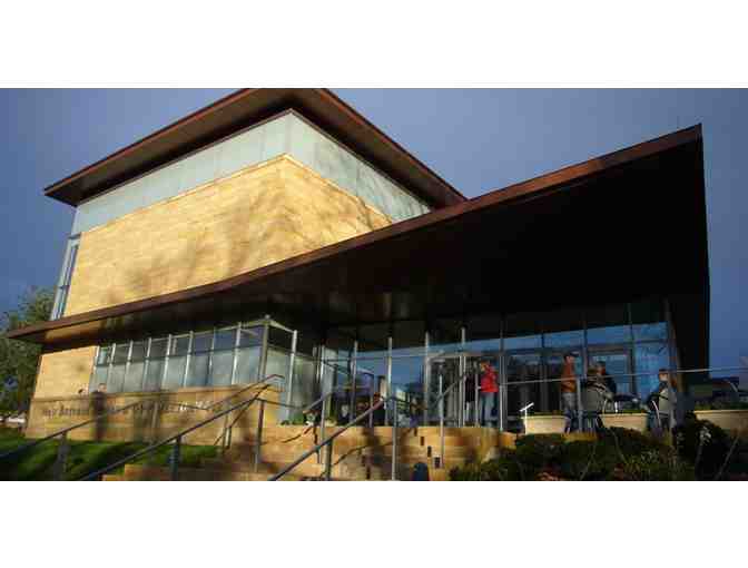 Four Guest Passes to the New Britain Museum of American Art - Photo 1