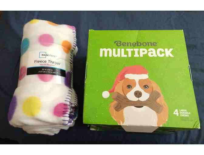 Benebone Large Dog Chews and Blanket