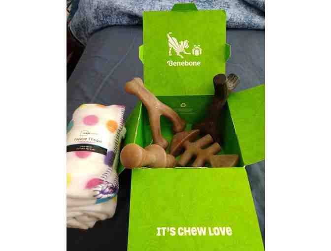 Benebone Large Dog Chews and Blanket
