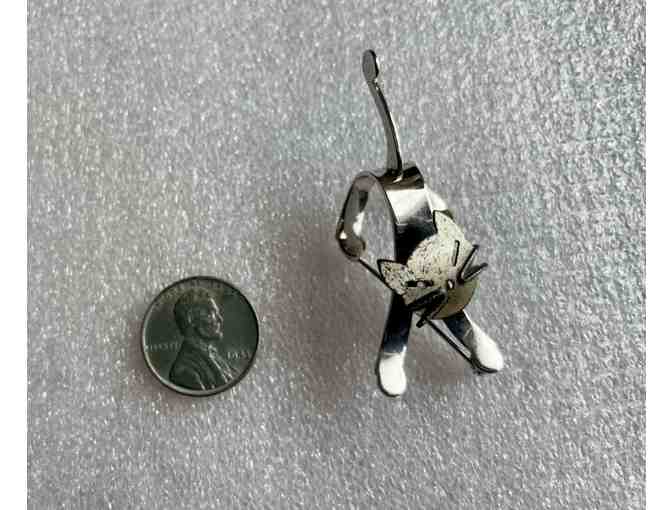 BEAU STERLING SILVER CAT PIN