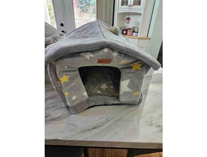 Plush Dog House Grey w/ stars