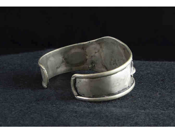 Handmade Silver-plated Cuff Bracelet with Lapis Stone