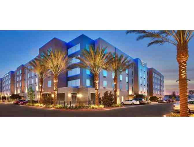 LAX Hawthorne 4 Night Stay with Parking