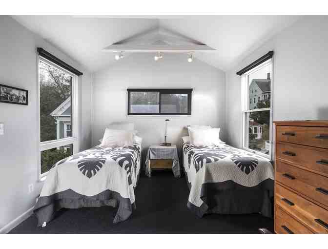 One Week Stay at Top of 444 Gallery