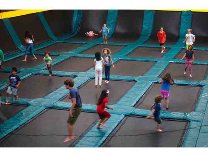 Rockin' Jump - Party for 5